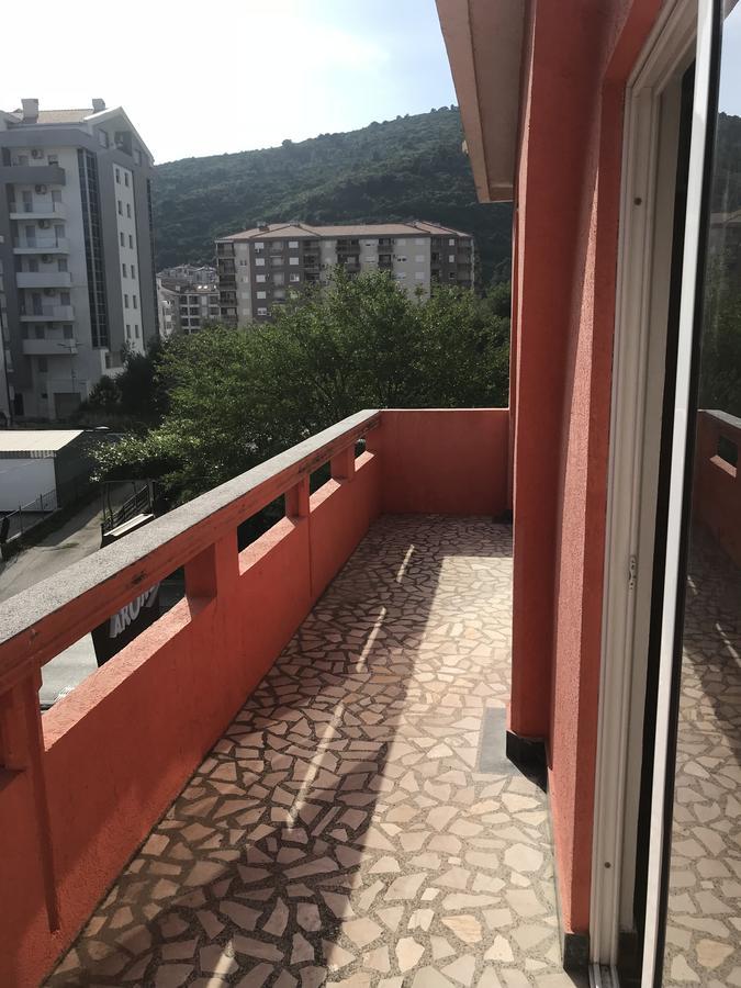 Apartments Holiday Будва Экстерьер фото