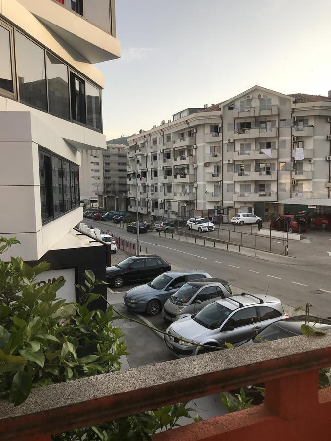 Apartments Holiday Будва Экстерьер фото